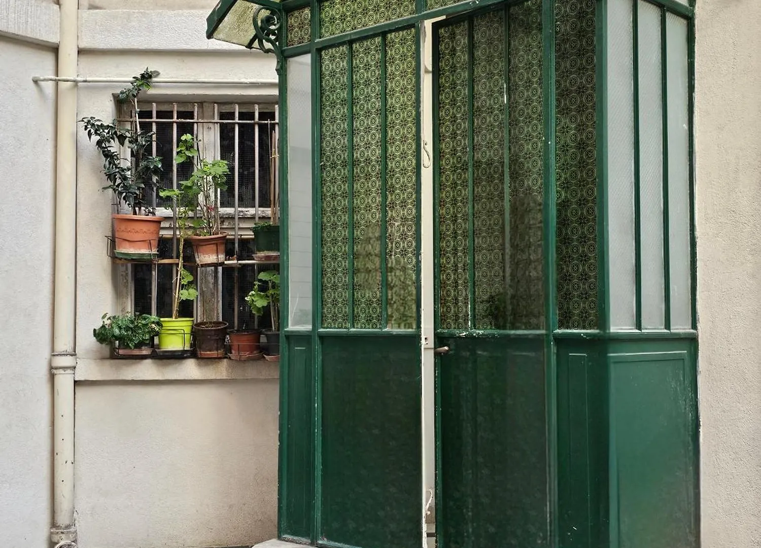 Home In Paris Beautiful & Elegant Paris Center 0*,